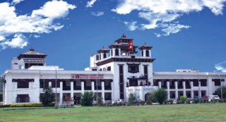 सर्वोच्चमा बहस जारी, निर्वाचन आयोगद्वारा चुनावका लागि दल दर्ताको आव्हान