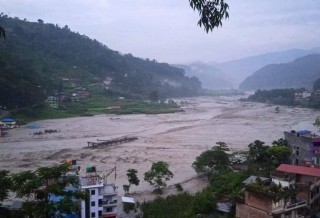 बाढी पहिराेमा परेर अहिलेसम्म ५१ जनाकाे मृत्यु ७१ घाइते