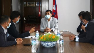 उद्योगमा लगानी बढाउन अर्थमन्त्रीको आग्रह