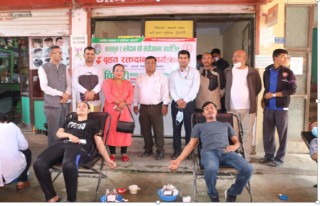 चिनारी साकोसको आयोजनामा रक्तदान,५६जनाले गरे रक्तदान