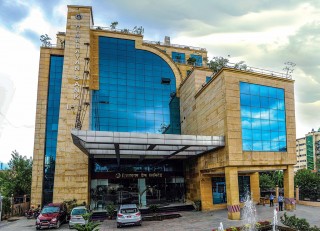 हिमालयन बैंकले १० प्रतिशत संस्थापक सेयर सर्वसाधारणमा परिणत गर्ने