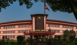 सर्वाेच्च अदालतका  न्यायाधीशहरुद्वारा नै प्रधान न्यायाधीशको राजीनामा माग 