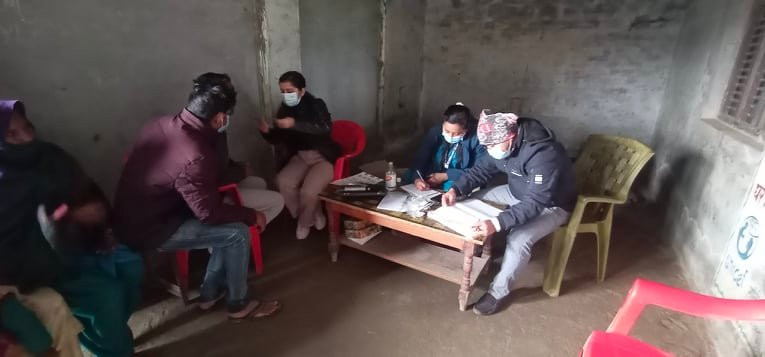 आंखा शिविरबाट अस्पतालसम्म पुग्न नसक्ने असहायहरुलाई राहत
