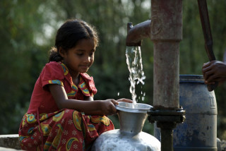 प्रकृति, पानी र प्रबृत्ति : पानीमाथिको खेलबाड जीवन र जगतमाथिकै खेलबाड