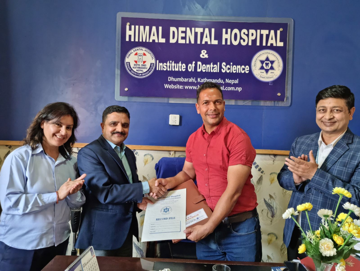 महालक्ष्मीका ग्राहकलाई हिमाल डेन्टल हस्पिटल एण्ड इन्स्टिच्युट अफ डेन्टल साईन्समा छुट