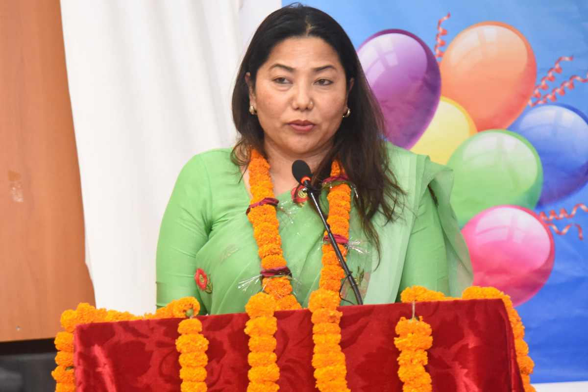 विभागले बचतऋण सहकारीको नियमन गर्न सक्दैनः मन्त्री झाँक्री