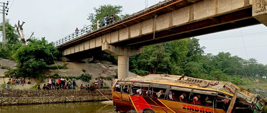 bus-accsident-bhairahawa.jpg