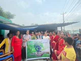 महिला किसानलाई अर्गानिक कम्पोष्ट मल प्रदान