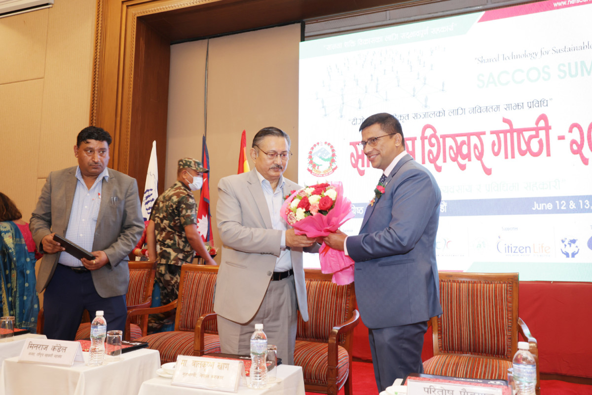 दूरदराजका जनताको जीवनस्तर उकास्न सहकारीले खेलेकाे भूमिका प्रशंसनीय: गृहमन्त्री खाँड