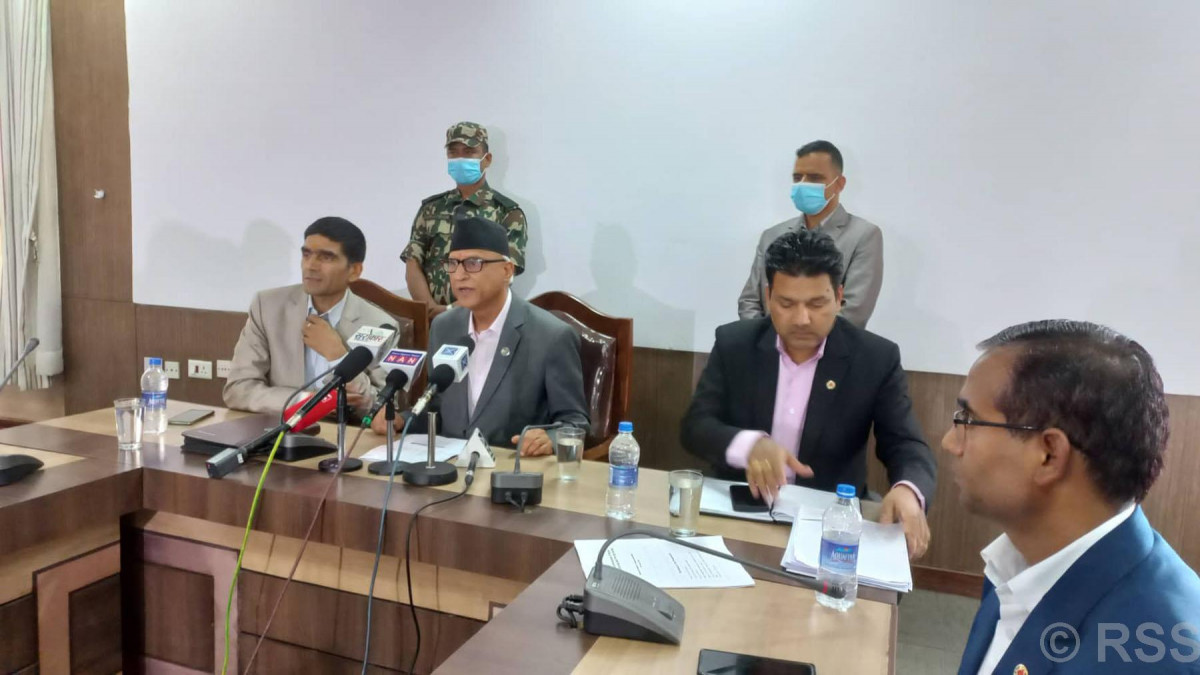 कर कटौति गरेपछि इन्धनको मूल्य केही घट्यो 