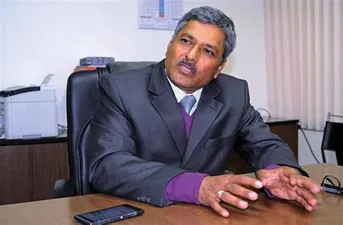बैंक  व्याजदर अझै बढ्छः गभर्नर अधिकारी