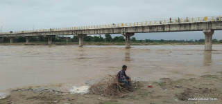 बाढीबाट जाेखिम पनि छ भने काइदा जाने फाइदा पनि छ