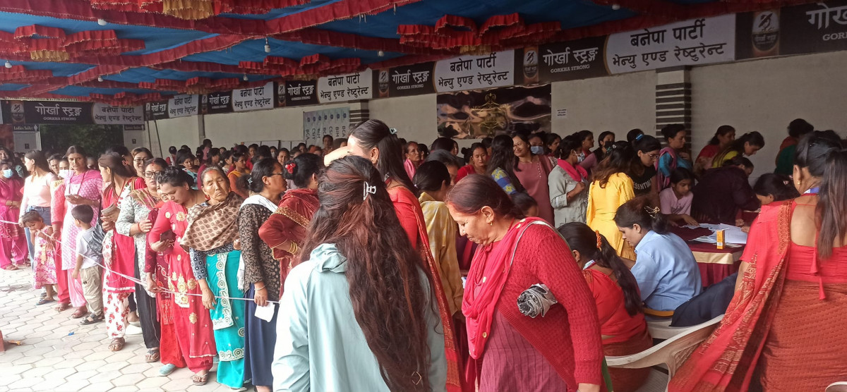laxmi mahila.jpg