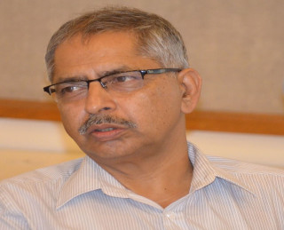 २०६३ को नागरिकता ऐनः माउ बेगरको बच्चा – ध्रुवहरि अधिकारी