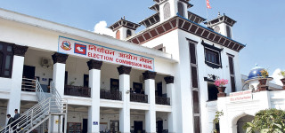 चितवनमा रवि लामिछाने बारामा उपेन्द्र यादवकाे अग्रता,  स्वर्णिम वाग्ले विजयी