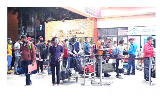 निर्वाचनका सम्मुख  पनि नेपाली यूवाहरू विदेशिन बाध्य