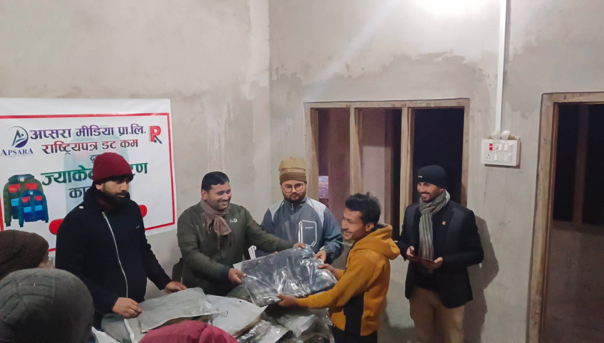 जाडोमा गरीब, असहाय र विपन्न परिवारलाई न्यानो ज्याकेट