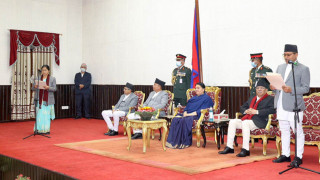राष्ट्रिय सभाकी उपाध्यक्ष उर्मिला अर्यालले  लिईन्  सपथ