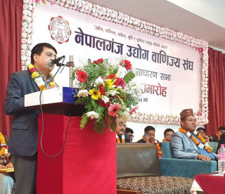 अर्थतन्त्र सुधारोउन्मुख रहेको भन्दै व्यवसायीलाई  निराश नहुन ढकालको आग्रह