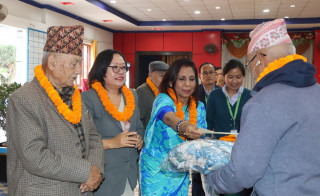 सुयाेग्य साकाेसकाे पन्ध्राैं स्थापना दिवसमा ज्येष्ठसदस्य सम्मानित