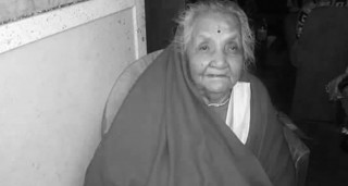 शतााब्दी पुरूष  सत्य माेहन जाेशीकी  पत्नी राधादेवी जाेशीकाे  निधन