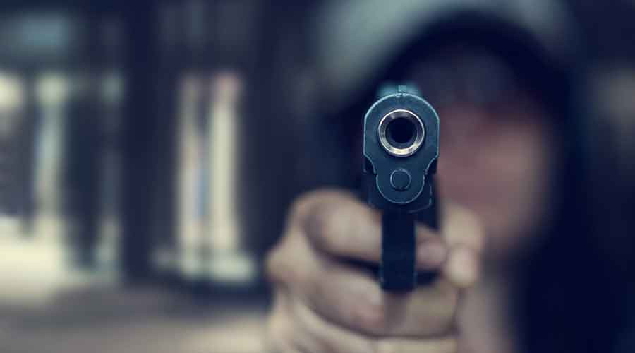 वर्षमान पुनकी आमामाथि प्रहरी सहायक हवलदारले गरे गोली प्रहार