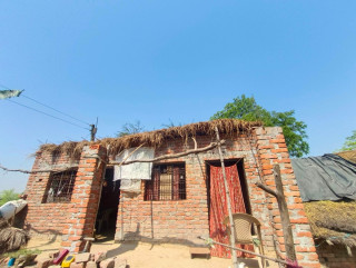 एक वर्षमा बनेन ‘जनता आवास’ उपभोक्ताको बास छिमेकीको घरमा