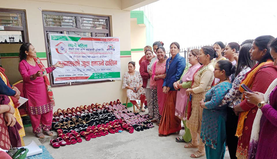 mahila 1.jpg