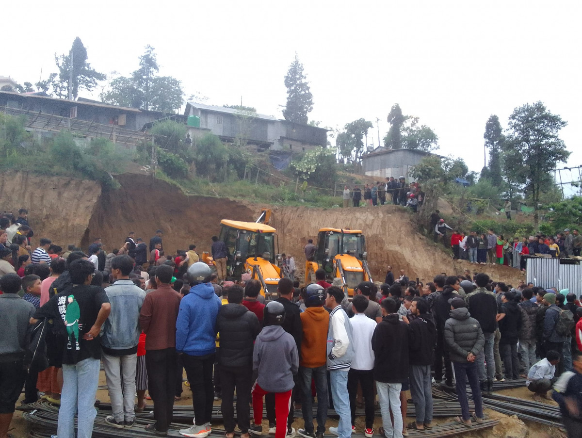 घरकाे जग खन्ने क्रममा ढिस्काेले पुरिदा  फिक्कलमा ४ भारतीय मजदुरकाे निधन