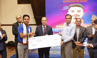 वाणिज्य बैंकद्वारा राष्ट्रिय क्रिकेट टिमका हरेक खेलाडीलाई १ लाख प्रदान