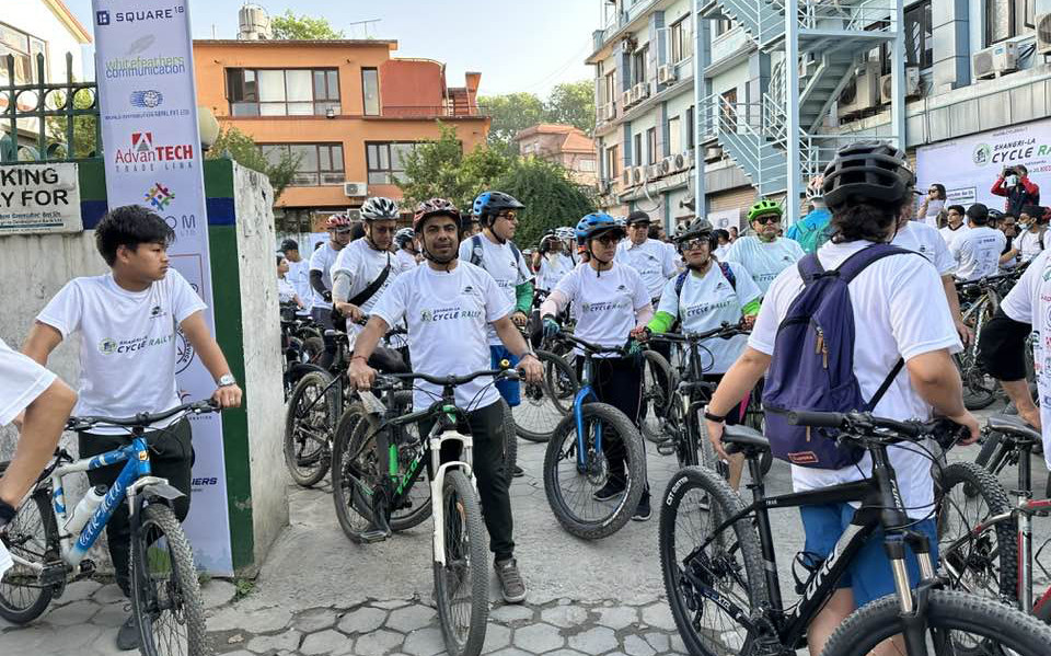 वातावरण दिवसको अवसरमा सांग्रिला डेभलपमेन्ट बैंकले गर्‍यो साइकल र्‍याली