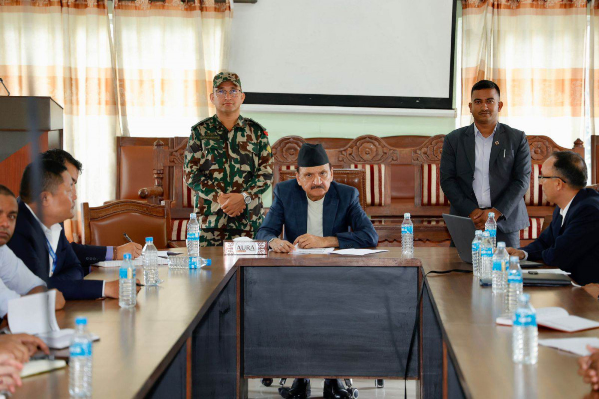 अर्थमन्त्री डा‍. महतद्वारा आन्तरिक राजश्व कार्यालय बिराटनगरको निरीक्षण