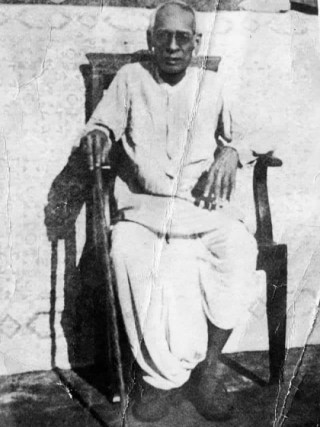 चोर्का सङ्ले साधु चोरै हुन्याहो / सत्का सङ्ले चोर साधू हुन्याहो / भंन्याजानी सन्तको सङ्गगर्नु / पापी जन्का साथ कैल्यै नपर्नु.... 📙 : सुब्बा देवीप्रसाद सापकोटा