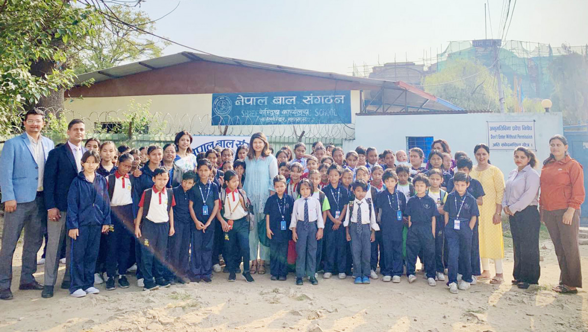 लक्ष्मी सनराइज बैंकद्वारा बालबालिकालाई सहयोग प्रदान