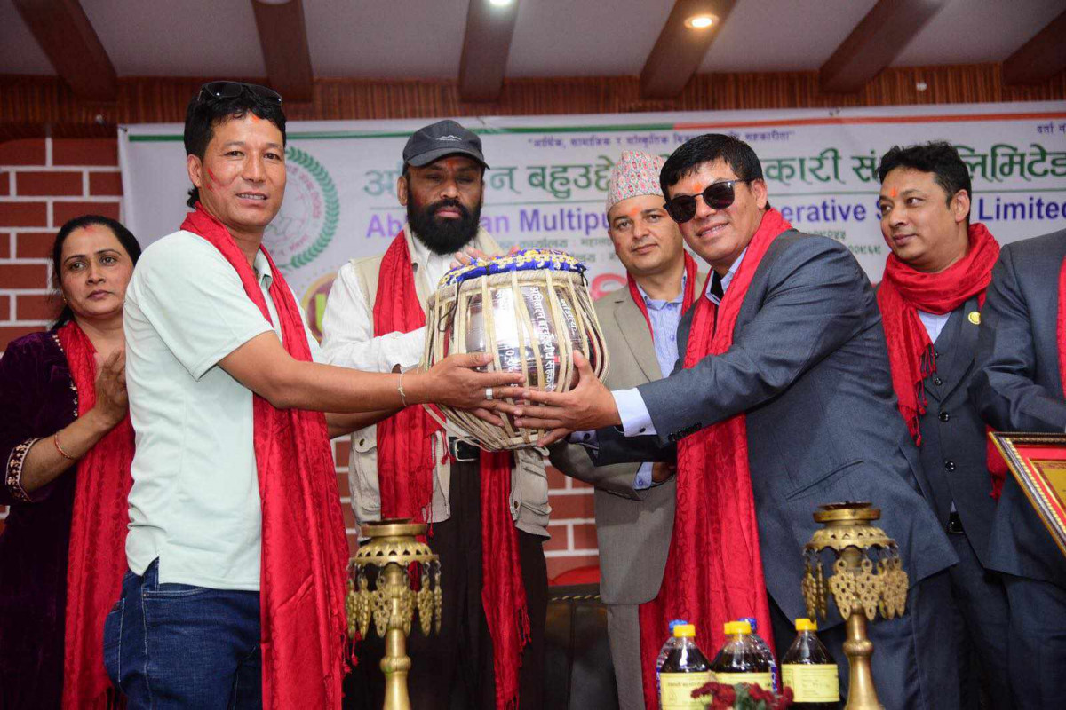 abhi wadan 2.jpg