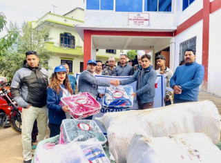 नेपाल लाइफ इन्स्योरेन्सद्वारा भूकम्पप्रभावितका लागि दश लाख बराबरको राहत सामाग्री प्रदान