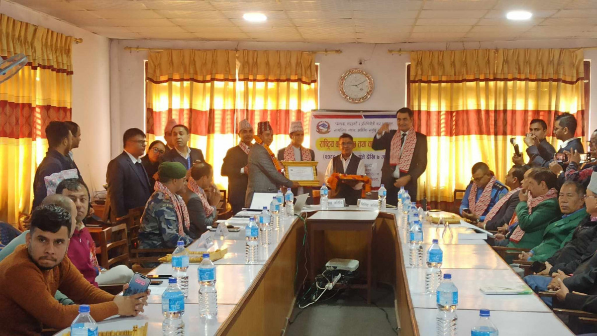 पालुङ बहुउद्देश्यीय सहकारी उत्कृष्ट करदाताको रुपमा सम्मानित
