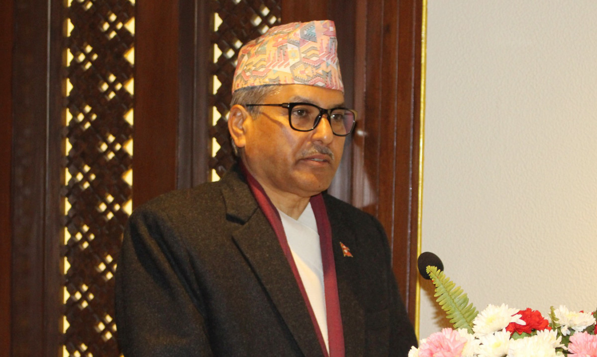 ‘बैंकहरूकाे आधार दर एकल अंकमा झर्यो, ब्याजदर अझै घट्छ’ : गभर्नर अधिकारी