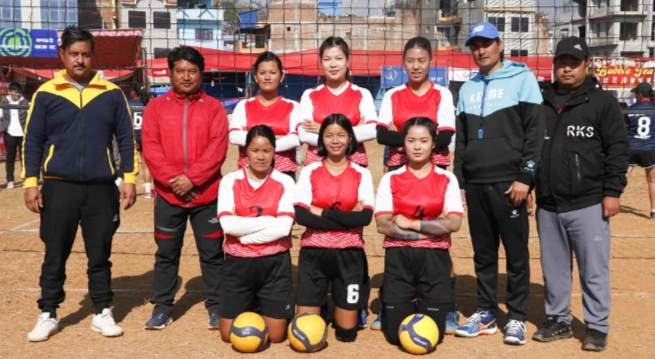 mahila volleybal.jpg