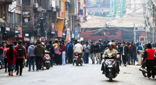काठमाण्डौ महानगरले  पार्किङ हटाएपछि न्यूरोडका व्यवसायी सडकमा उत्रिए