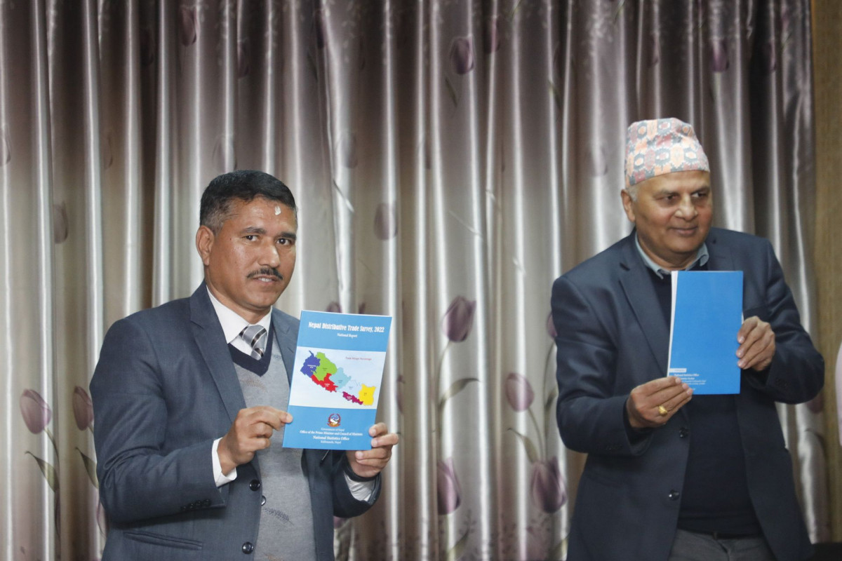 ३२ प्रतिशत व्यापारिक प्रतिष्ठान  अवैध ढंगले सञ्चालन