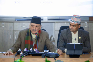 २ खर्ब २० अर्बले बजेटको लक्ष्य संकुचन, आम्दानी बढ्न नसकेकाले खर्च घटाइएको अर्थमन्त्रीको स्वीकारोक्ति