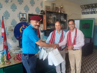हिमालयन बैंकद्वारा बीरगंज प्रहरीलाइ विविध सामग्री प्रदान