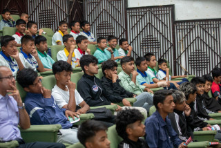 एफसी चितवनद्वारा फुटबल खेलका विभिन्न आयमहरुबारे  भरतपुरमा अन्तर्क्रिया