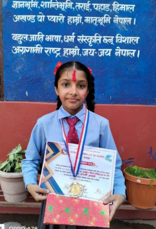 बिद्यालय स्तरीय हस्तलेखन प्रतियाेगिता:  आदर्श बिधामन्दिर प्रथम