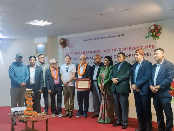 सहकारी महासंघद्वारा  किसान बहुउद्देश्यीयलाई ‘उत्कृष्ट सहकारी’ पुरस्कारबाट  पुरस्कृत