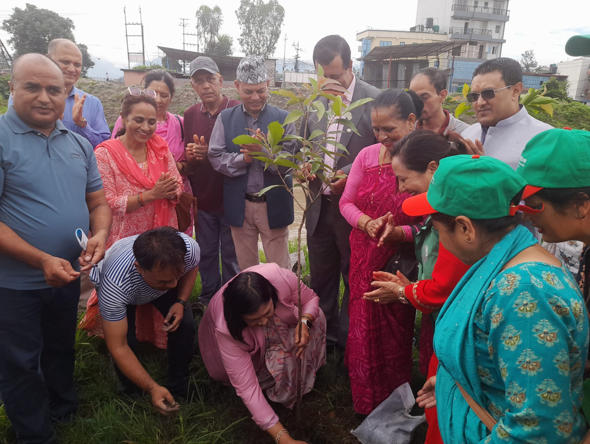 बागमती प्रदेश सहकारी संघको पाँचौं स्थापना दिवमा वृक्षारोपण