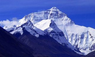 सगरमाथा अरू  चुचुराभन्दा बढी तीब्र गतिले किन बढ्दै छ ?