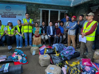 एनआरएनएद्वारा काभ्रेका बाढी तथा पहिरो प्रभावित ४०१ परिवारलाई राहत वितरण