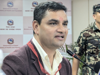 स्वास्थ्य बीमा हटाउने होइन, व्यवस्थित गर्ने हो, दुई चरणको काम थालि सक्यौंः मन्त्री पौडेल